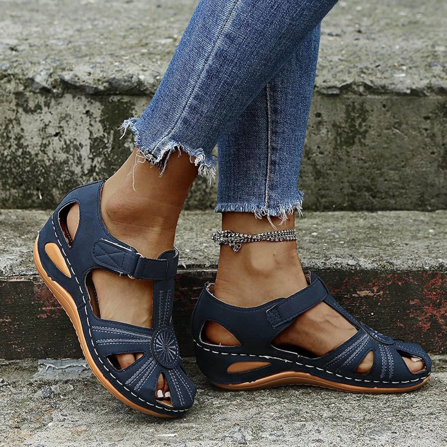 oiangi Hook and Loop Sandals for Women Wedge Hollow Closed Toe Summer Solid Color Flowers Beach Shoes Comfortable Casual Ladies Outdoor Slides Sandalias