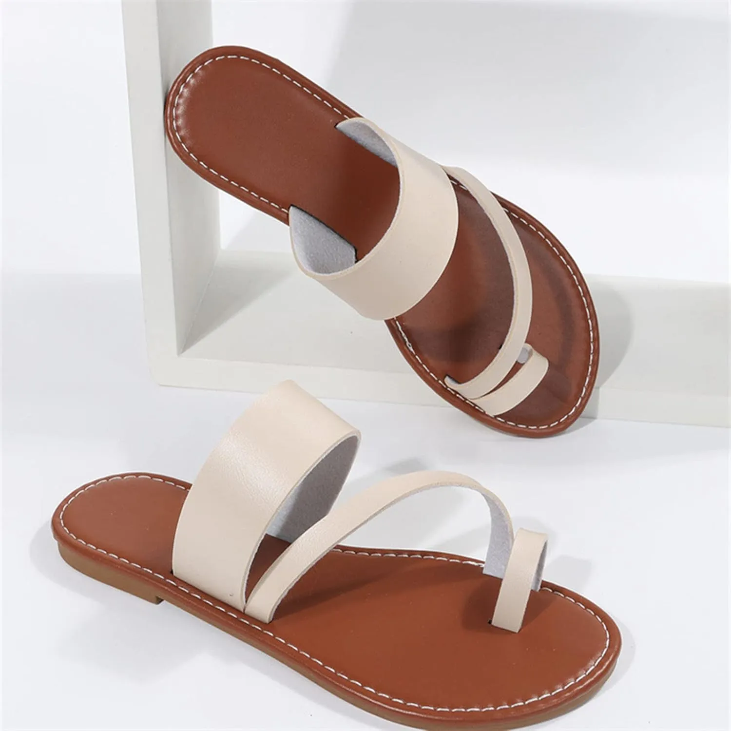 Summer Womens Casual Flat Sandals Vintage Straps Toe Ring Clip Toe Slip on Slides Lightweight Outdoor Slippers Comfortable Ladies Beach Shoes
